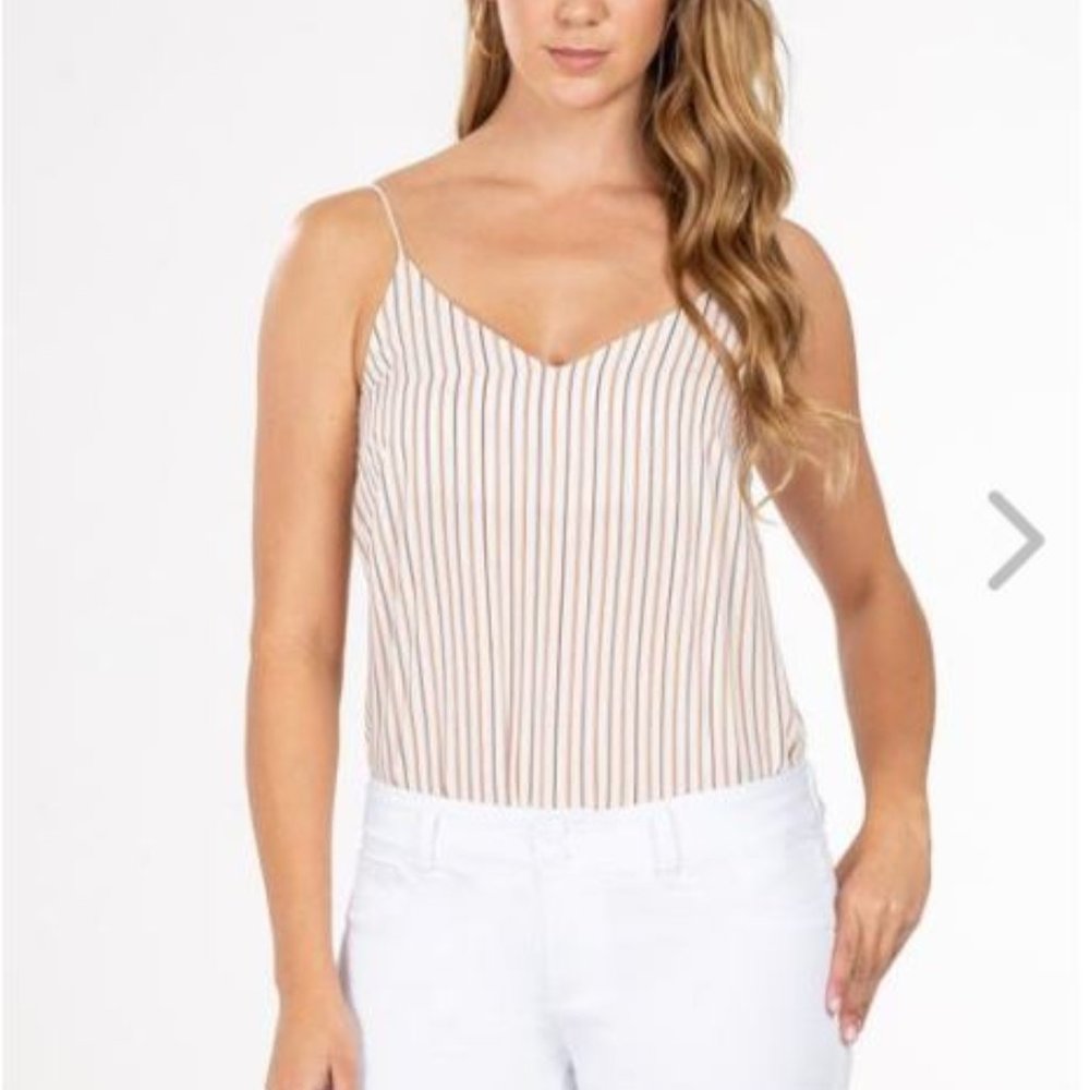 Women Basic 2-Button Short
